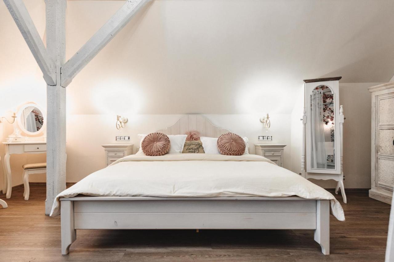 Mlyn Cernovice Hotel