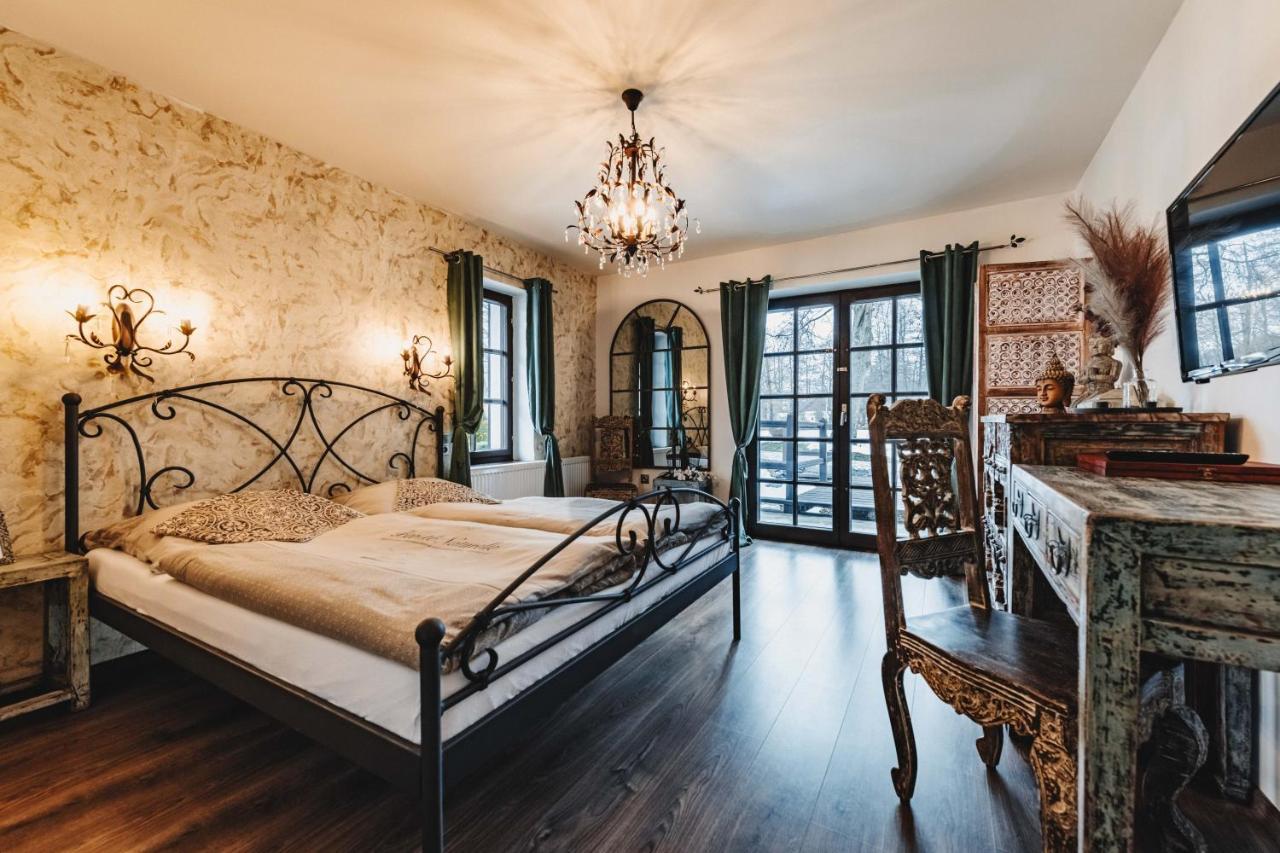 Hotel Mlyn Cernovice *