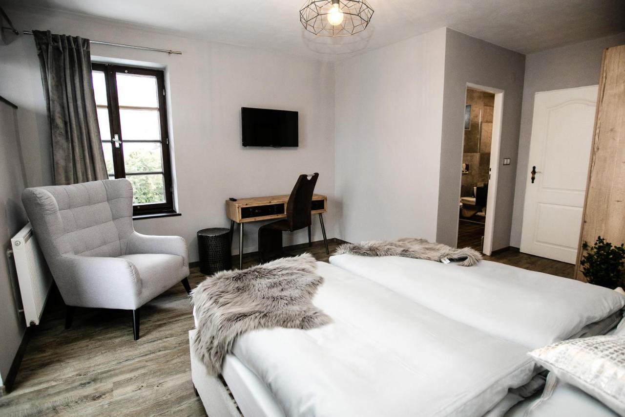 Hotel Mlyn Cernovice *